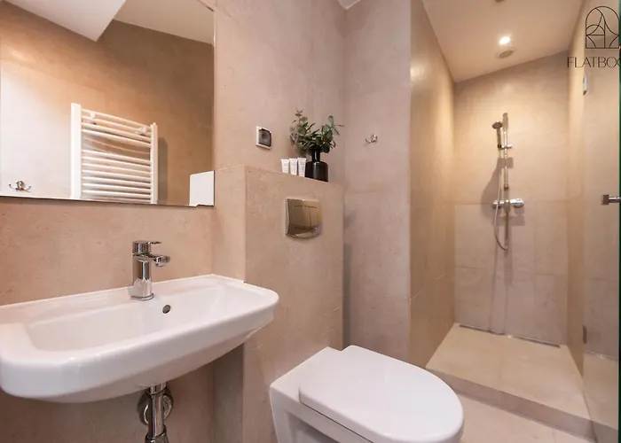 Flatbook - 4 Sypialni, Jacuzzi I Sauna