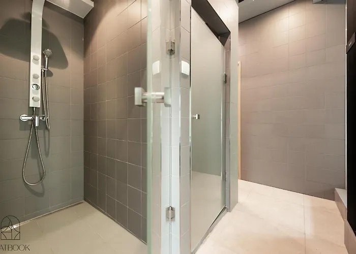 Flatbook - 4 Sypialni, Jacuzzi I Sauna *