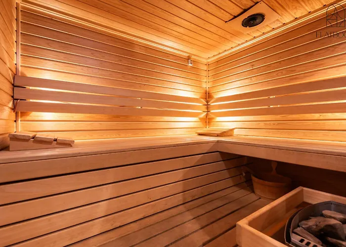 アパート Flatbook - 4 Sypialni, Jacuzzi I Sauna ミコシェボ